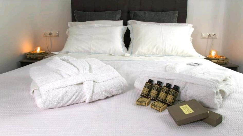 Avalon Cosy Kiku Studio For 2 With Shared Swimming Pool *