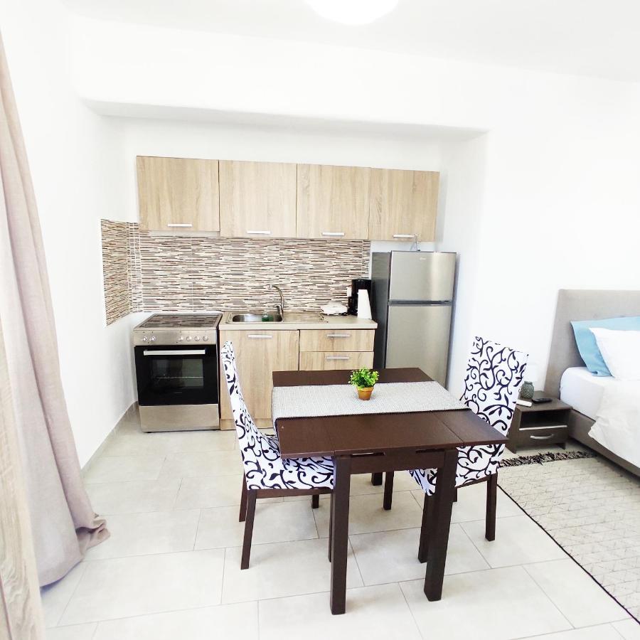 Apartment Avalon Cosy Kiku Studio For 2 With Shared Swimming Pool